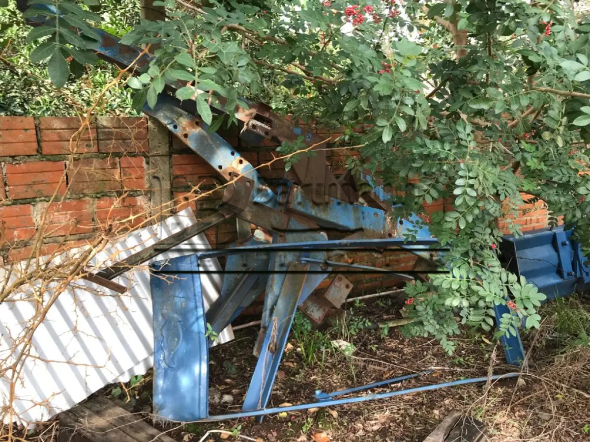 LOTE 001 - Lâmina Frontal