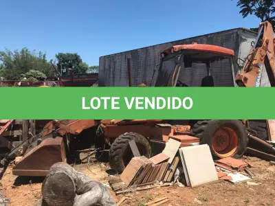 LOTE  - Retroescavadeira