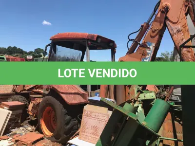 LOTE  - Retroescavadeira
