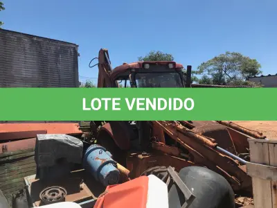 LOTE  - Retroescavadeira