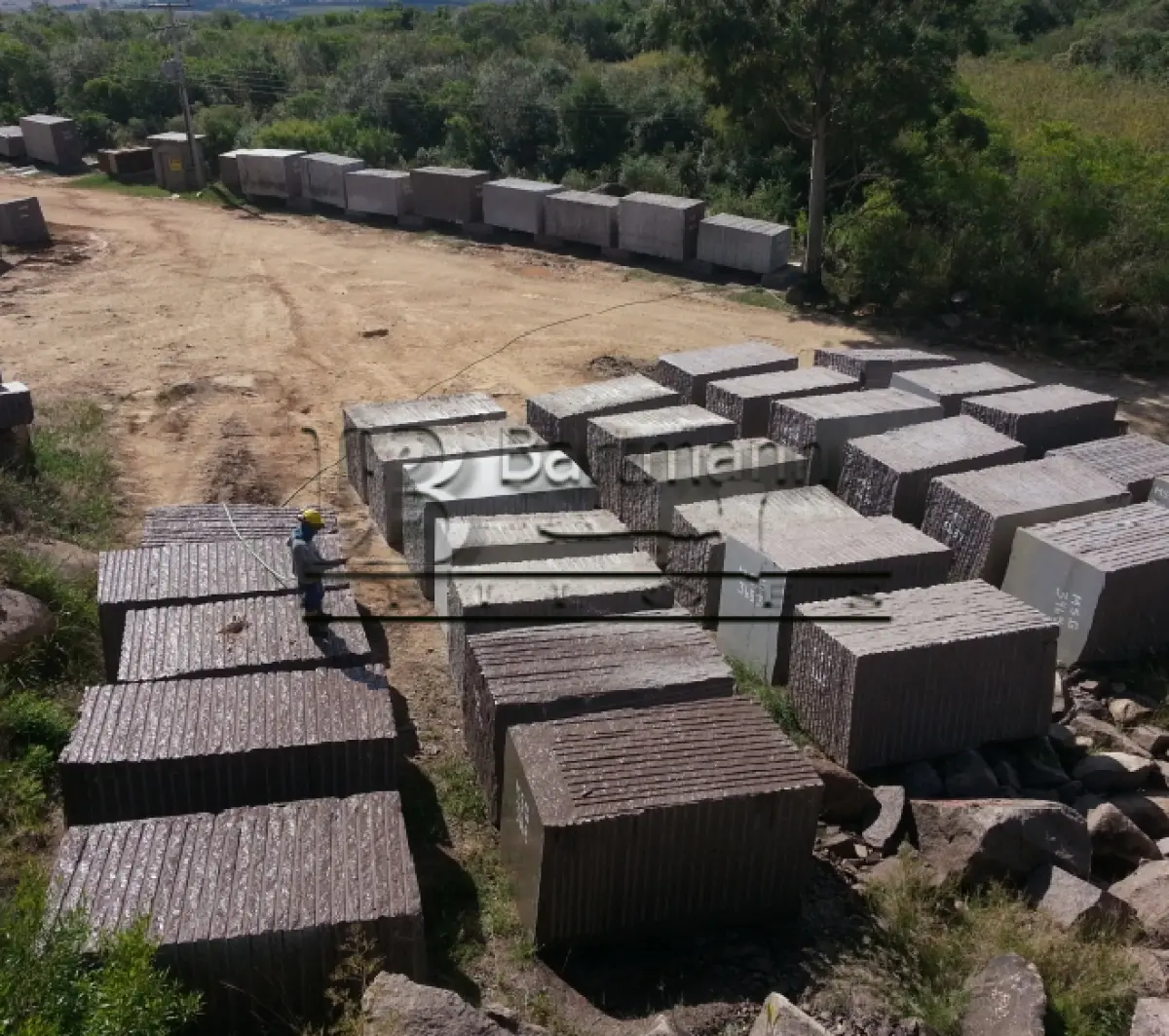 LOTE  - 200 m³ de Granito