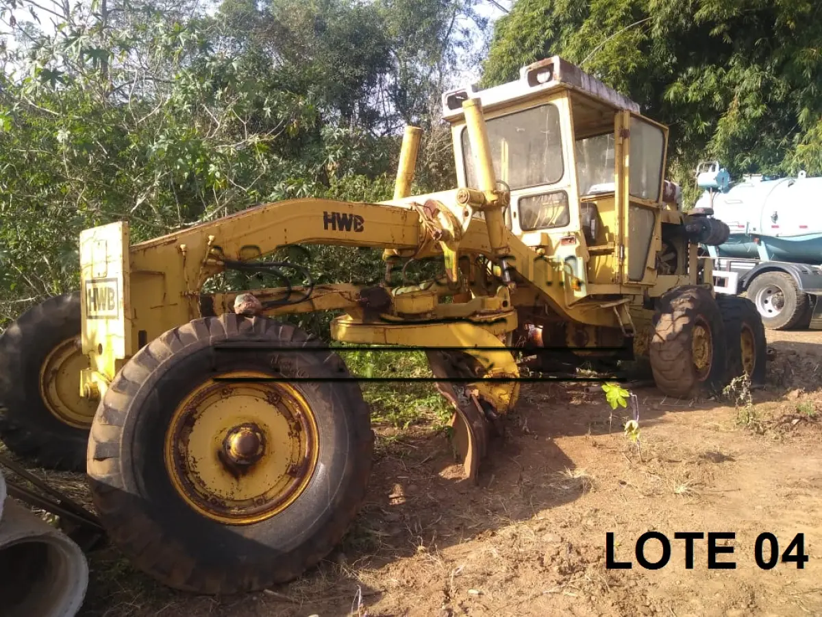 LOTE 004 - Motoniveladora