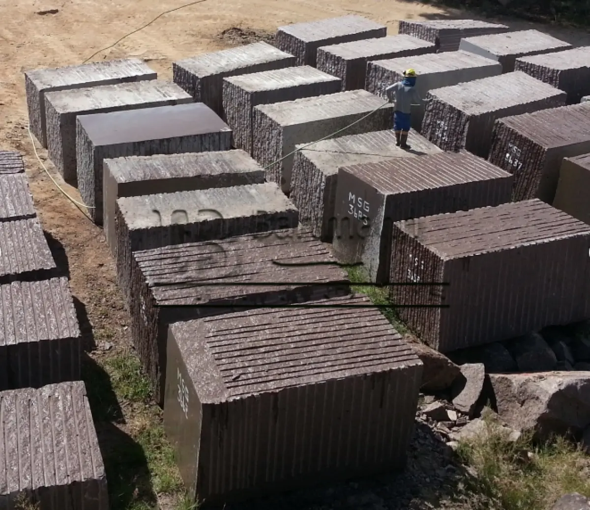 LOTE  - 200 m³ de Granito