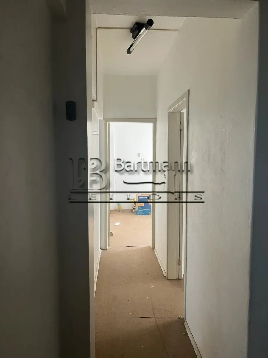 LOTE 001 - Sala comercial