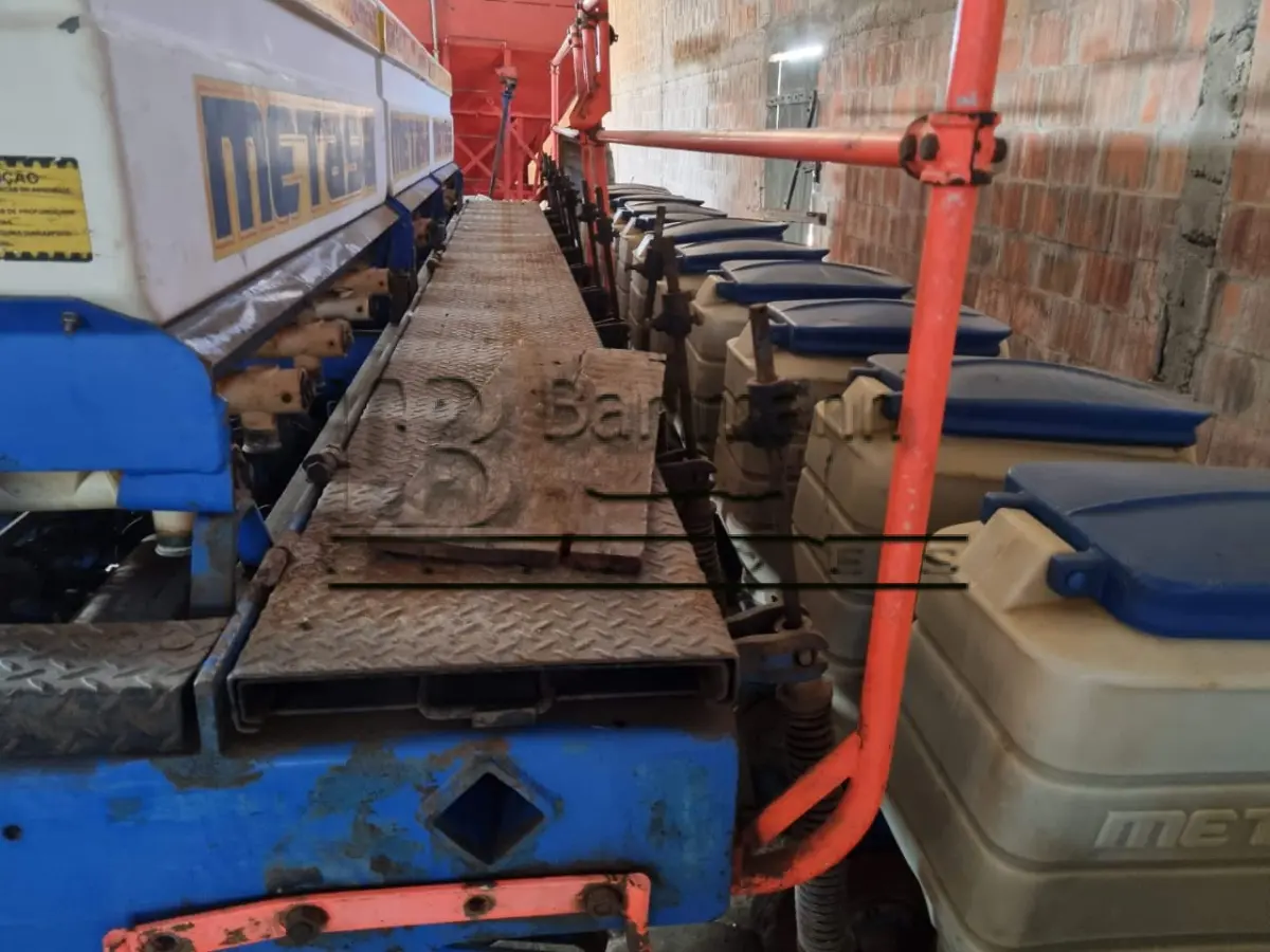 LOTE 001 - Plantadeira mecânica