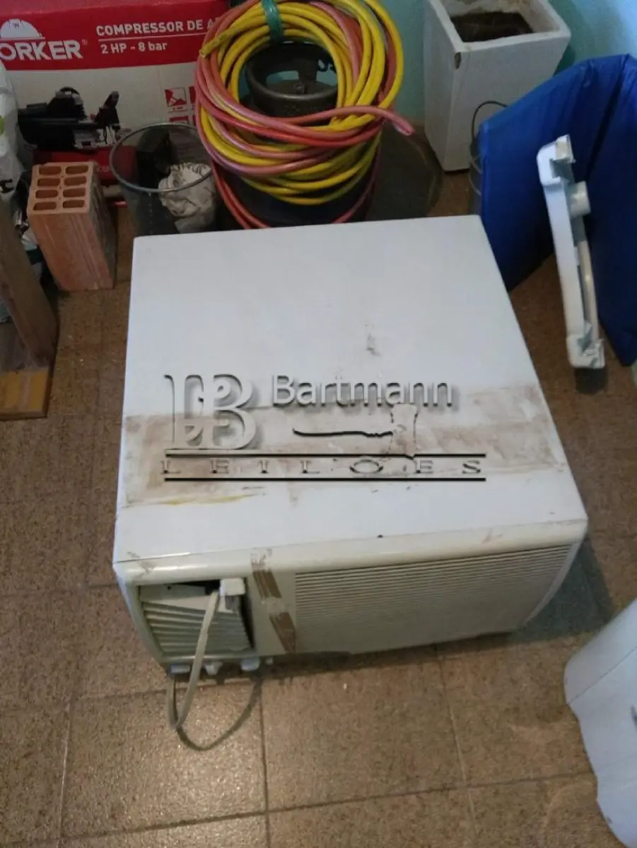 LOTE 005 - Aparelho de ar condicionado