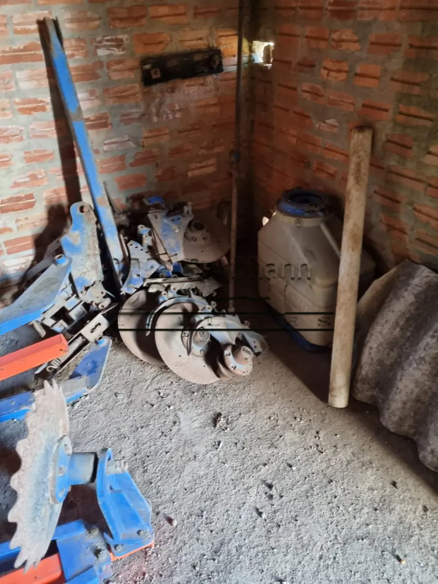 LOTE 001 - Plantadeira mecânica