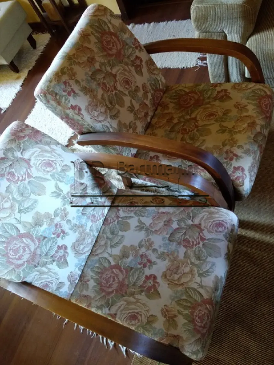 LOTE 007 - Cadeiras estofadas