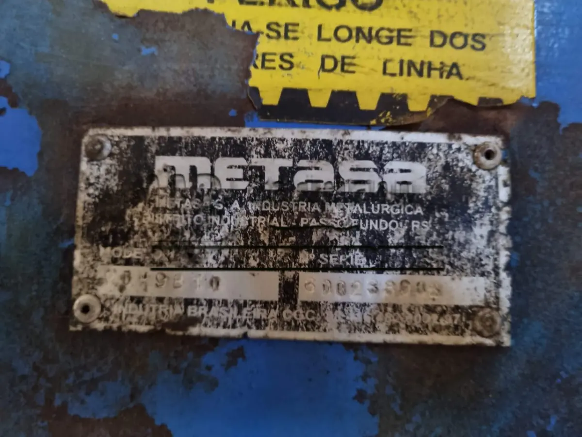 LOTE 001 - Plantadeira mecânica