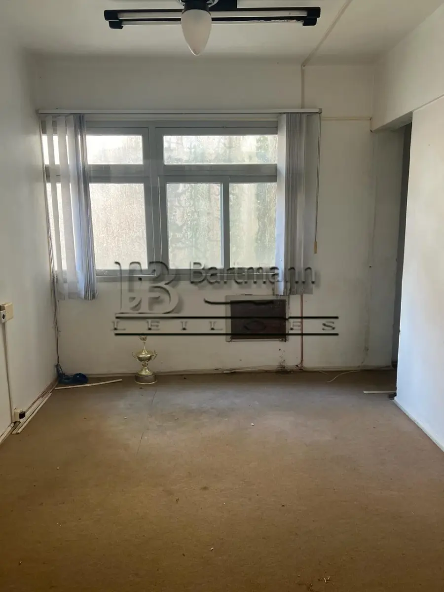 LOTE 001 - Sala comercial