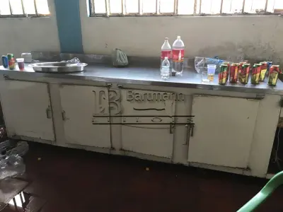 LOTE 002 - Um balcão /  Panamante