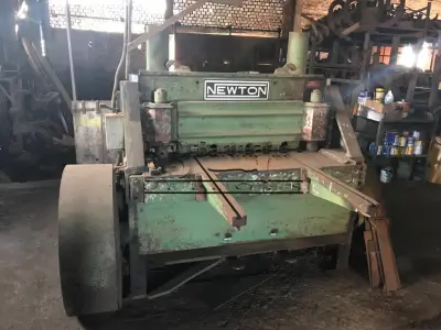 LOTE 001 - guilhotina de corte