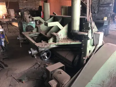 LOTE 001 - guilhotina de corte