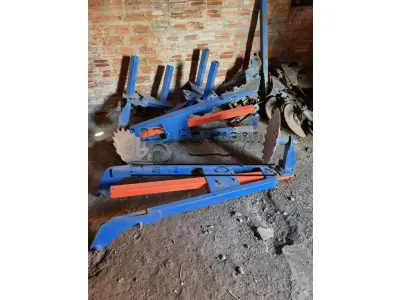 LOTE 001 - Plantadeira mecânica