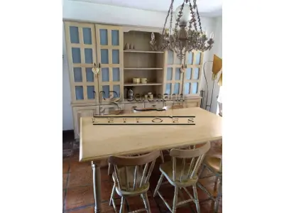 LOTE 014 - Mesa retangular de jantar