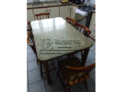 LOTE 005 - Mesa retangular