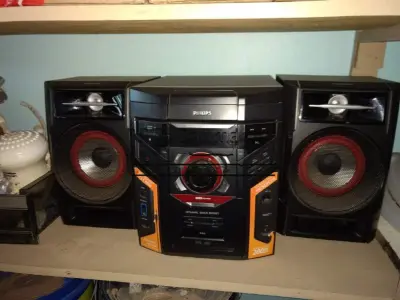 LOTE 004 - Aparelho de som